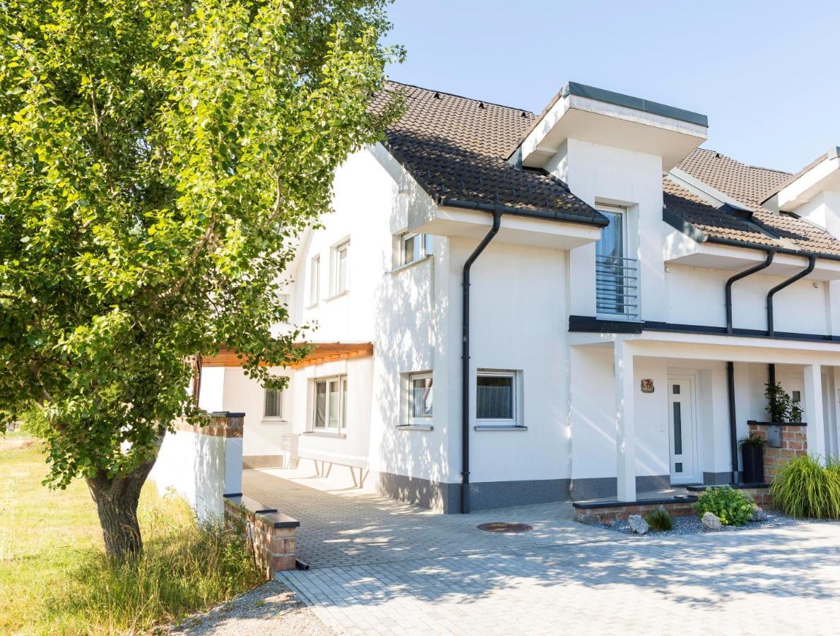 Domizil Illmitz Villa Exteriör bild