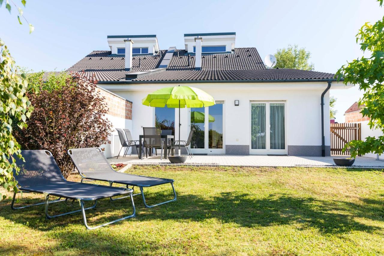 Domizil Illmitz Villa Exteriör bild